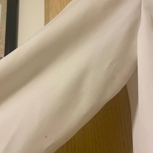 WHITE BLOUSE - LIGHT WEIGHT - Picture 3 of 4